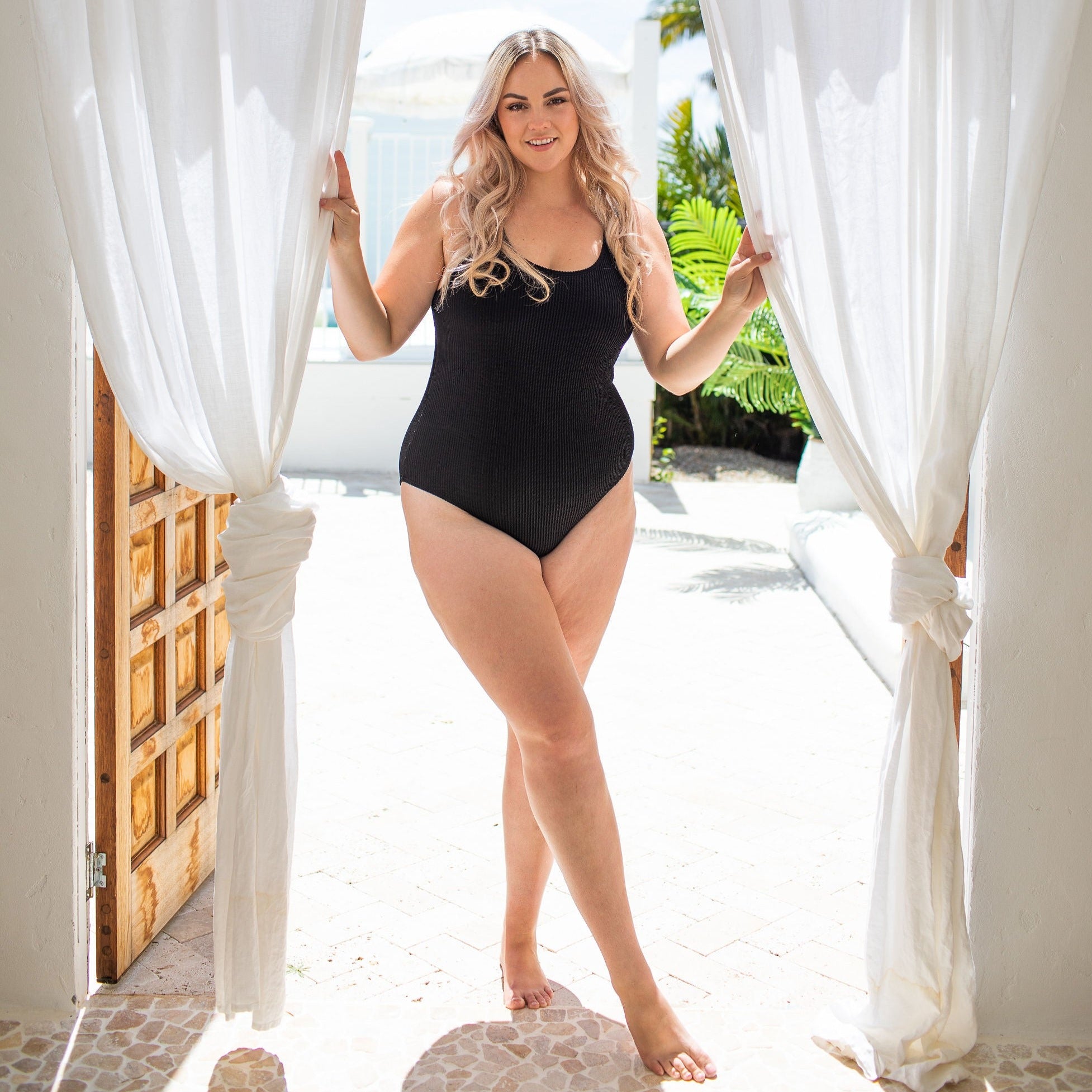 Karolina One Piece High Back (Black) 1 LEFT